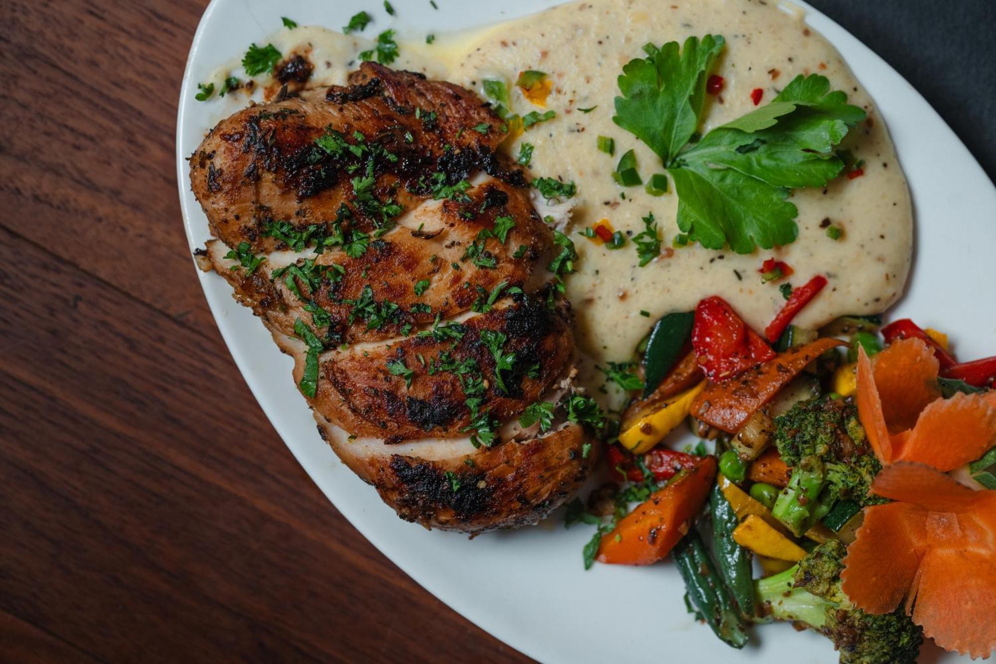 The White Rock Inn & Dine シロン エクステリア 写真
